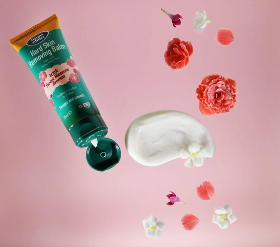 באלם קרם מסיר עור קשה ויבש מאוד מהעקבים עם ניחוח פריחה מתוקה 125 מל