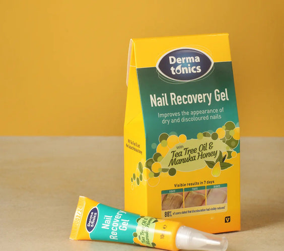 ג׳ל משקם לציפורניים ברגליים ובידיים עם דבש מאנוקה ושמן עץ התה