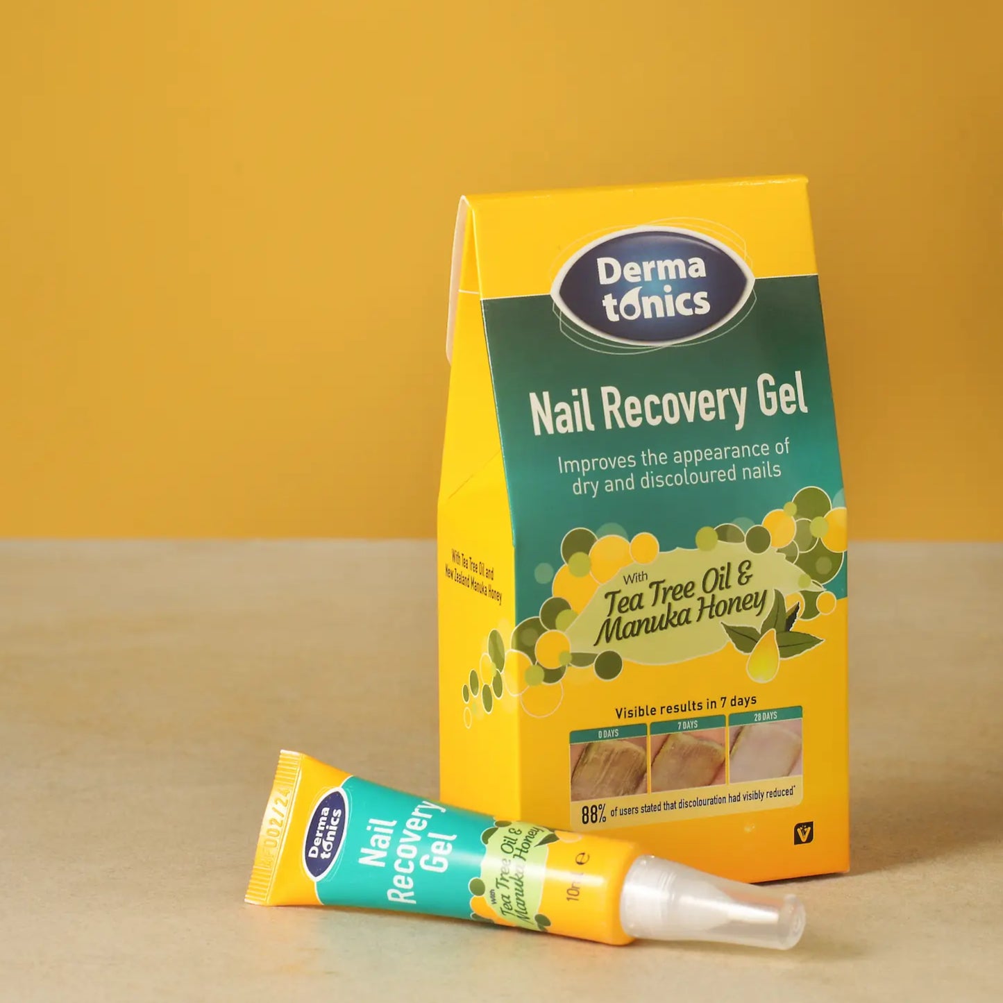 ג׳ל משקם לציפורניים ברגליים ובידיים עם דבש מאנוקה ושמן עץ התה